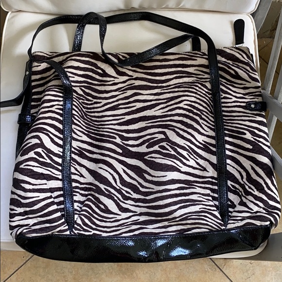 Guess Purse - Picture 2 of 3